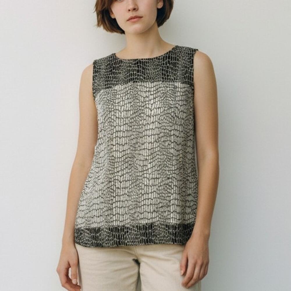 Banana Republic Black & White Sleeveless Top 4